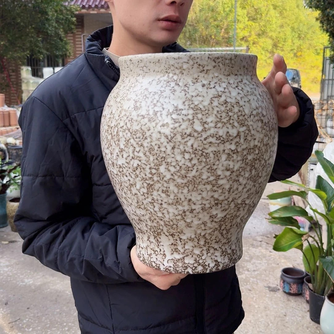 紫砂花盆口21高31（一个白色宋