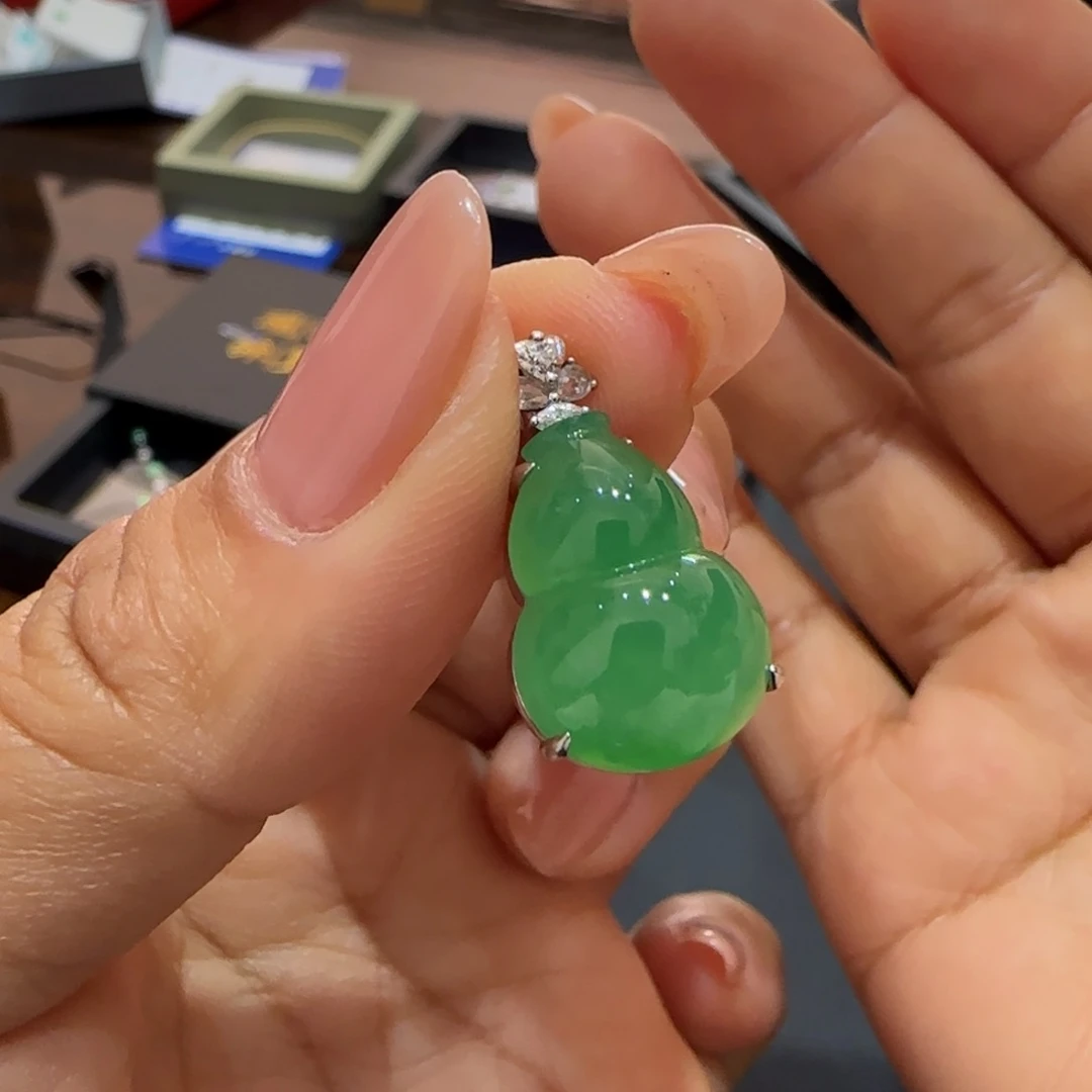 翡翠颈饰18K金镶嵌葫芦L