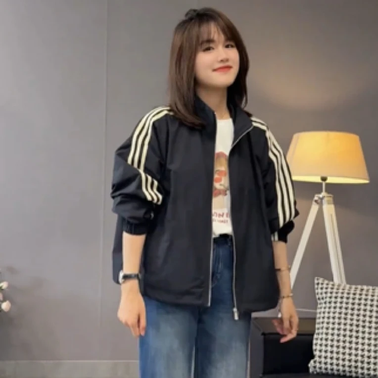 爆款设计感立领三条杠冲锋衣短外套女装2025秋季时尚休闲显瘦上衣