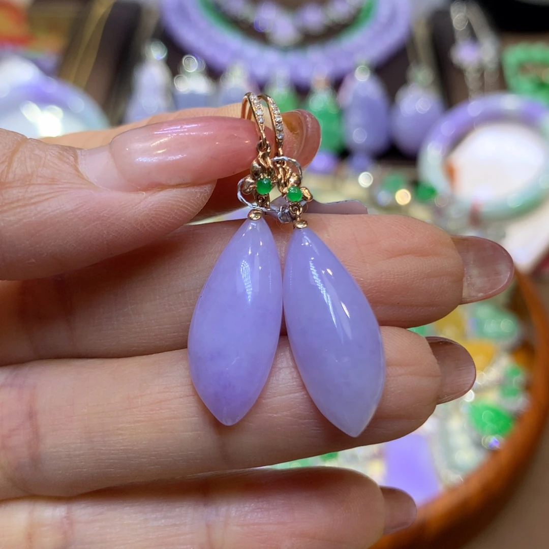 颈饰18K金镶嵌翡翠