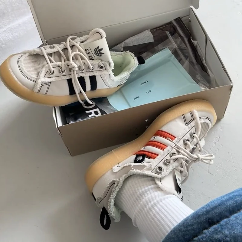 AMIDRAJK联名低帮情侣三叶草鞋男白黑白橙不对称板鞋复古百搭男鞋