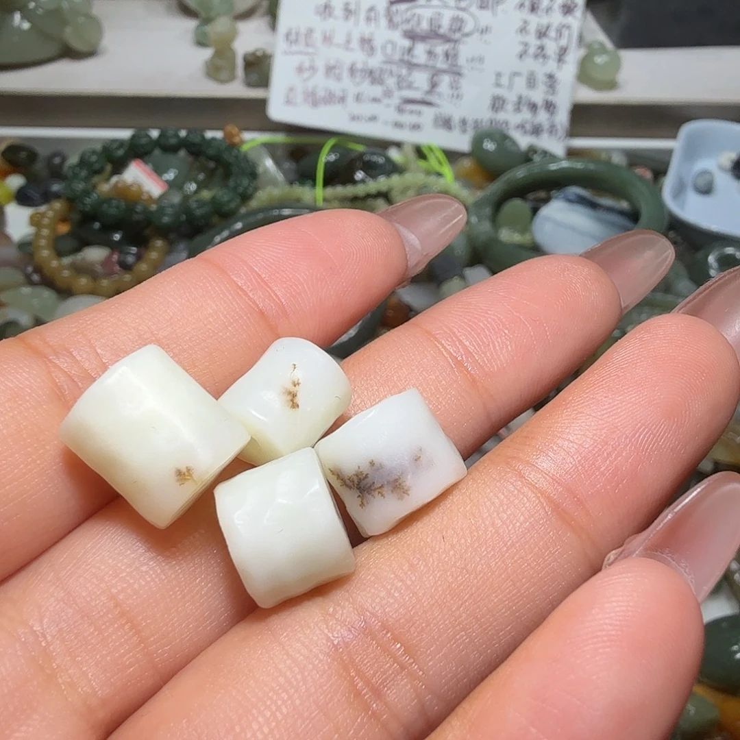 和田玉未镶嵌珠宝奇石