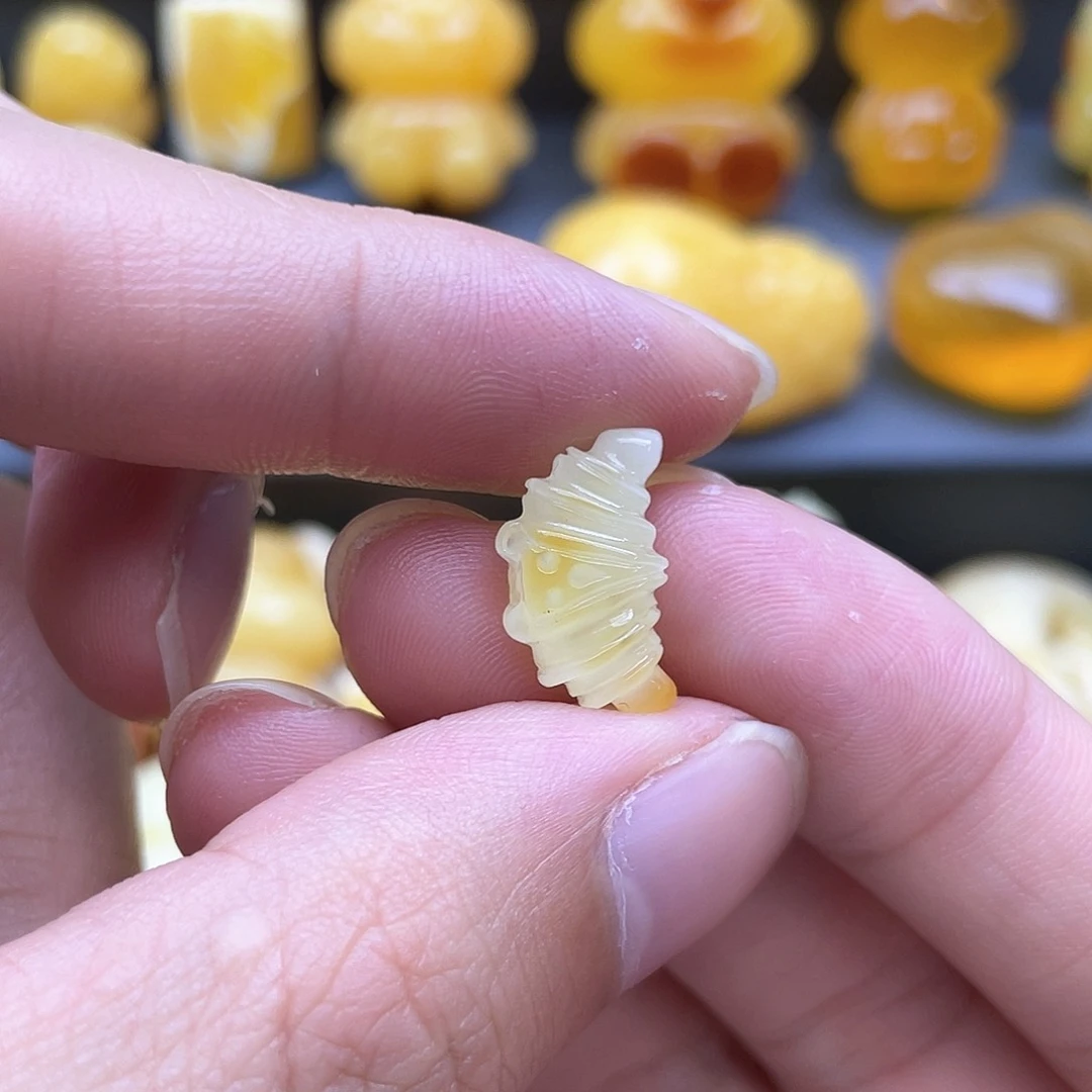 琥珀裸石未镶嵌顺*蜜蜡