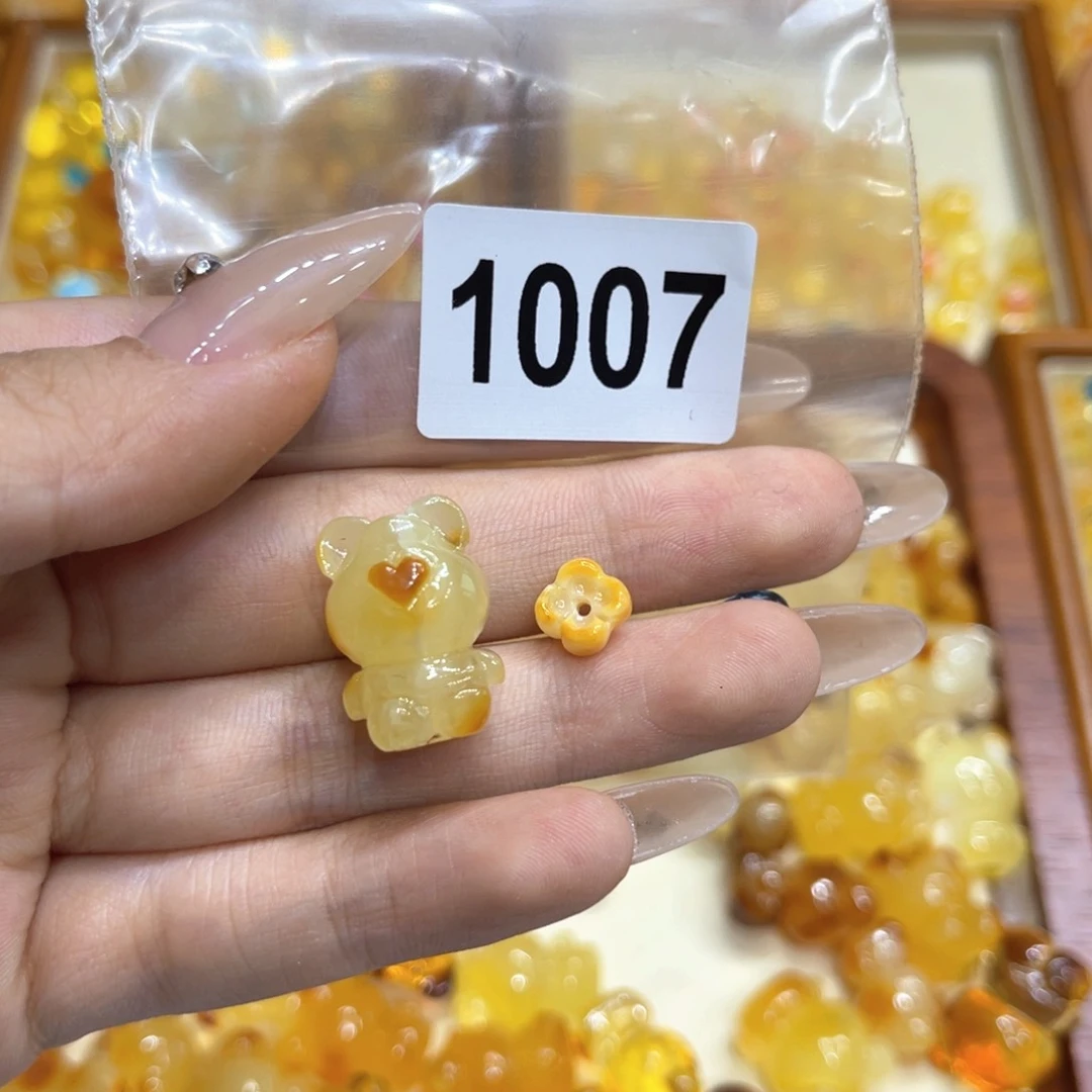 未镶嵌琥珀珠宝奇石