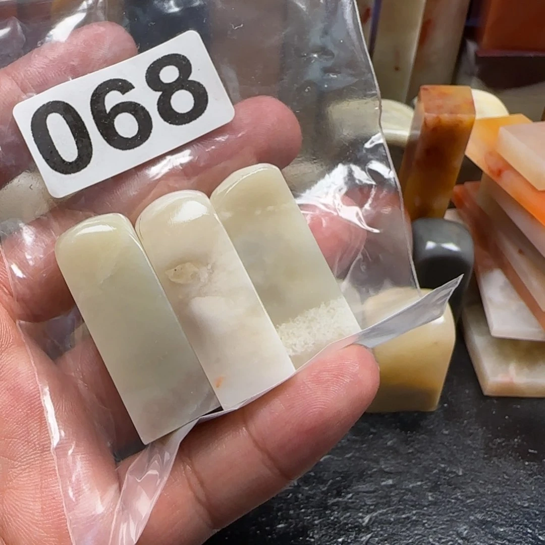 小***刻老挝石老挝