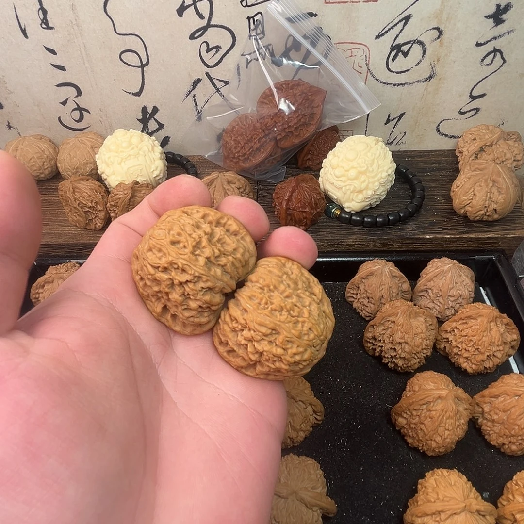 把件文玩核桃喜满南疆石43尺