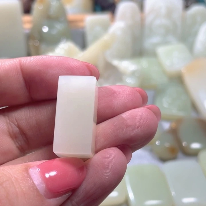 未镶嵌和田玉（糖玉）珠宝半成品