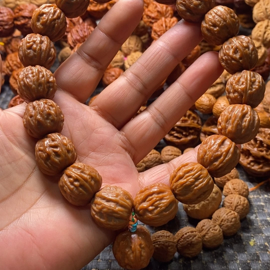 A***y吊坠文玩核桃树王