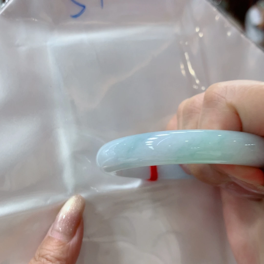 翡翠未镶嵌手镯48小时鉴赏