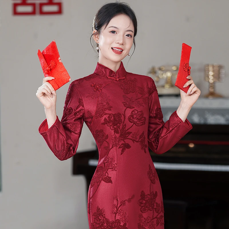 10月份喜婆婆婚宴装2025新款妈妈礼服平时可穿旗袍红色连衣裙秋冬