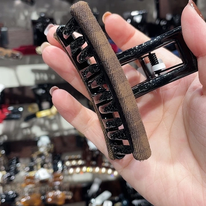 皮质铁合金黑色底抓