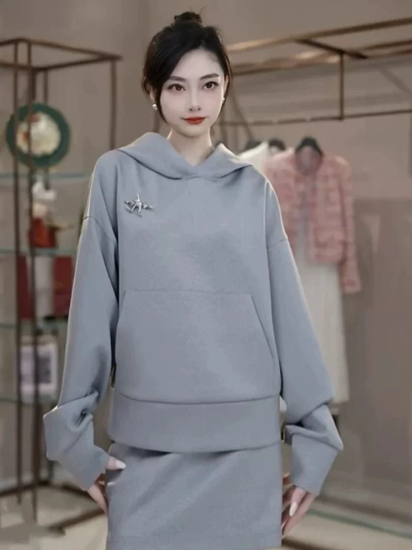 春季新款宽松挺括休闲卫衣简约大气纯色连帽卫衣530046