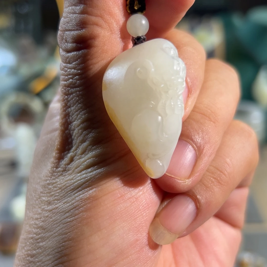 和田玉未镶嵌颈饰真皮真色