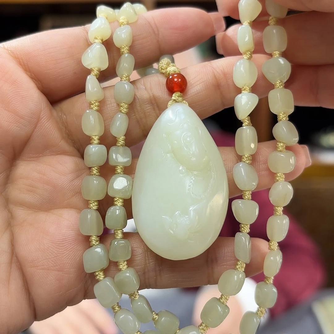 和田玉吊坠观音未镶嵌