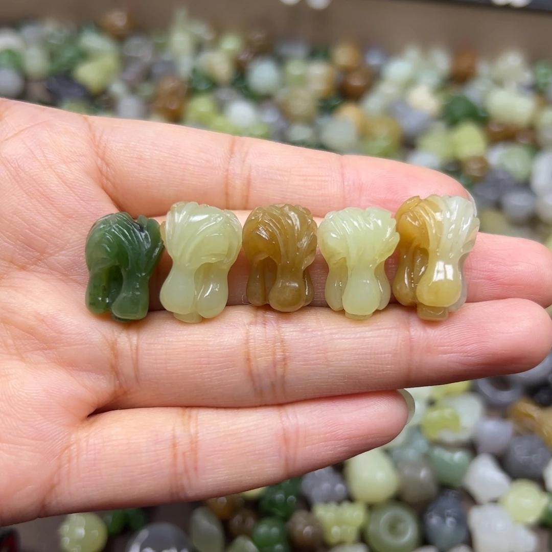 和田玉未镶嵌颈饰150一个多样性发其一