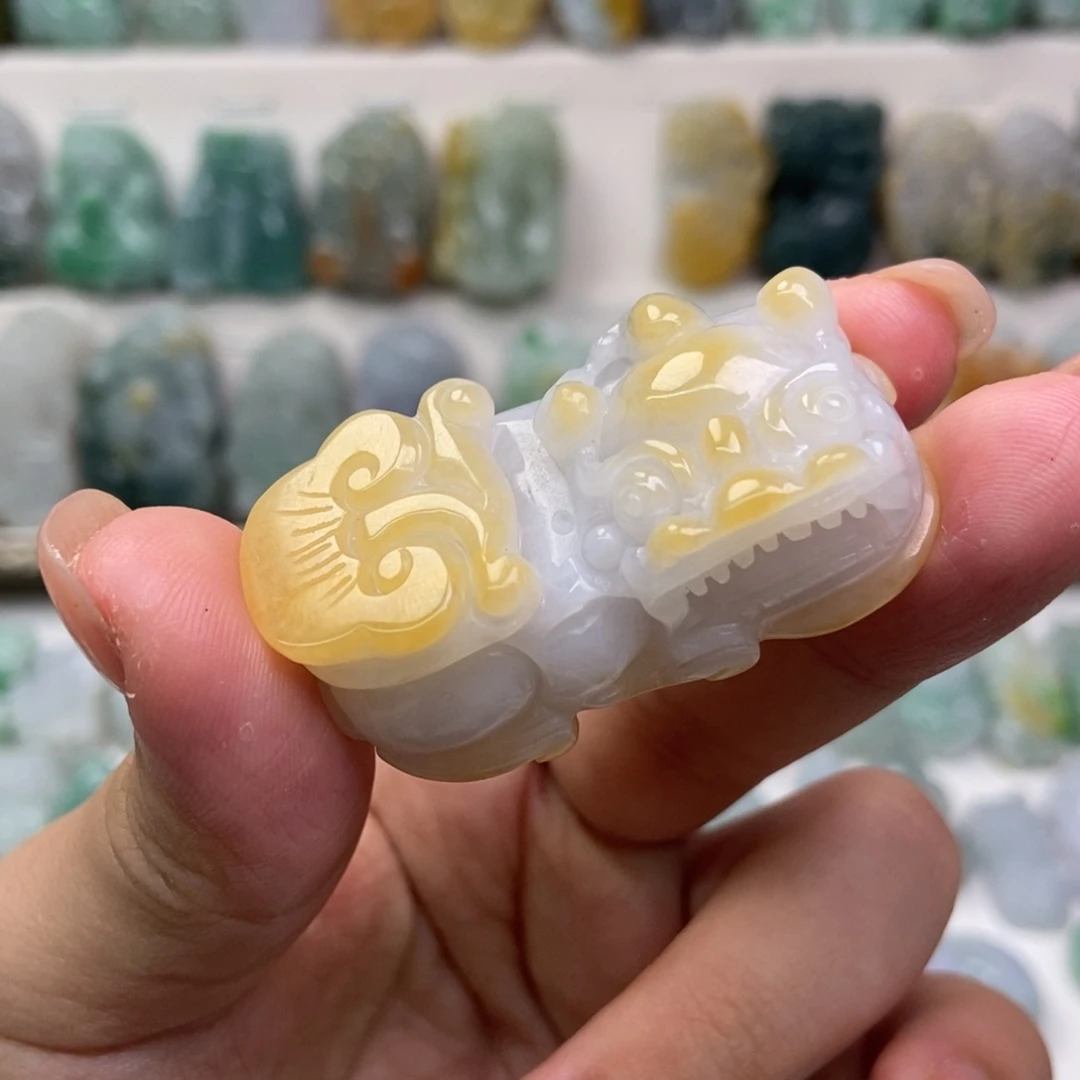 翡翠未镶嵌吊坠(赠链)