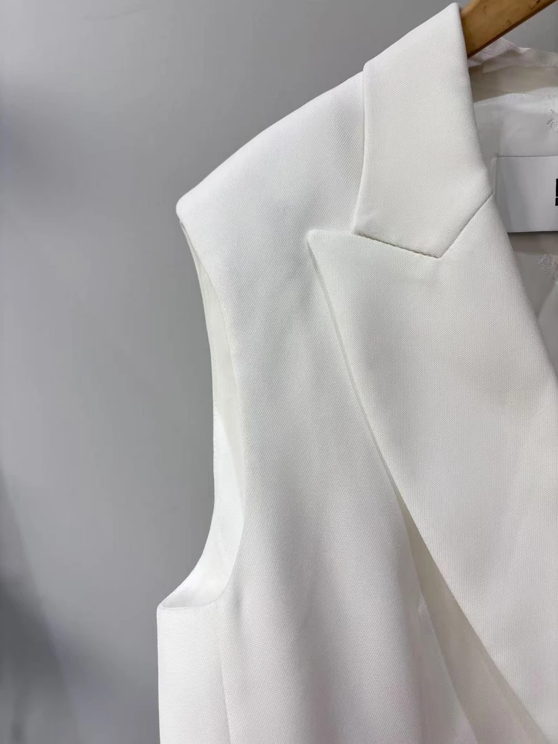 【轻奢】 时尚女装设计感气质米白色无袖西装 LFY11