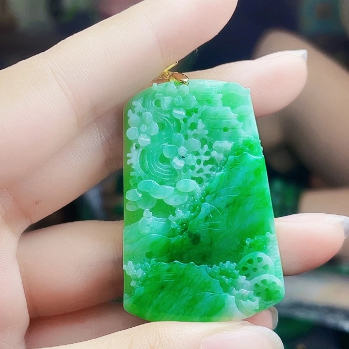 颈饰未镶嵌翡翠多样性