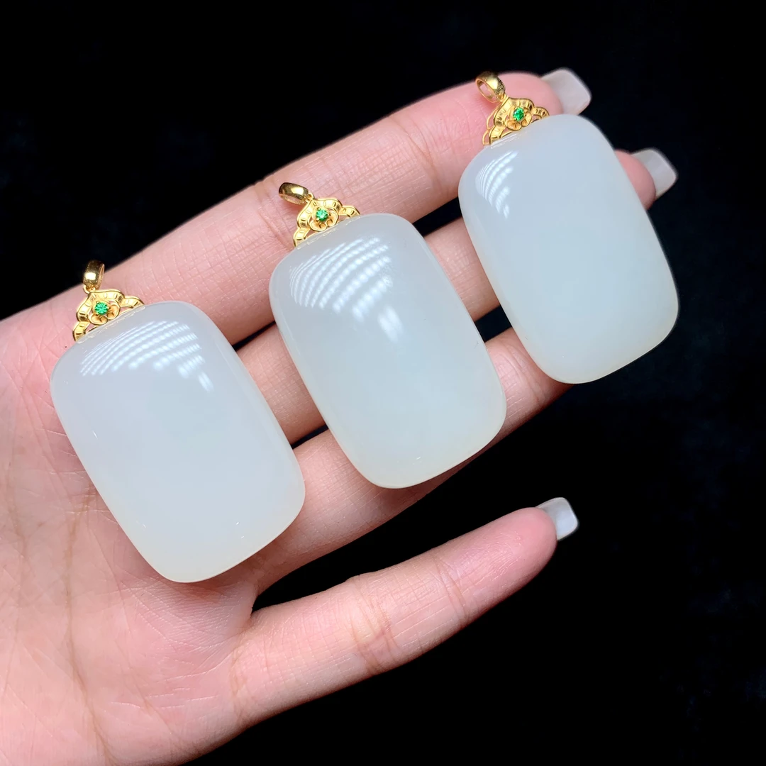 18k金和田玉吊坠-多样性发一件-32*21.5*8.5mm-V09924-K（商城）