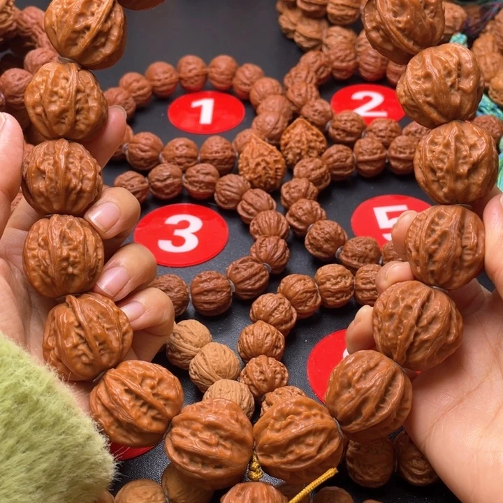 文玩核桃吊坠京八棱