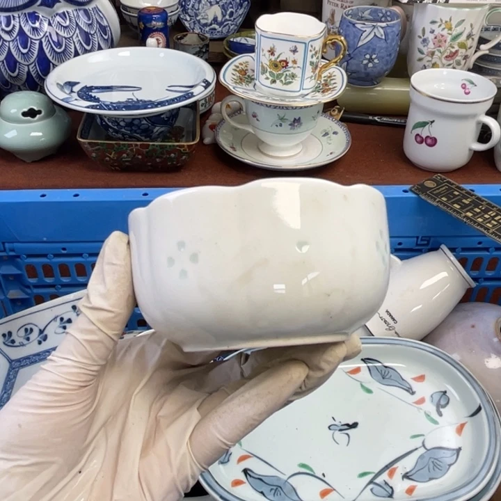 他家瓷器真美…开播了