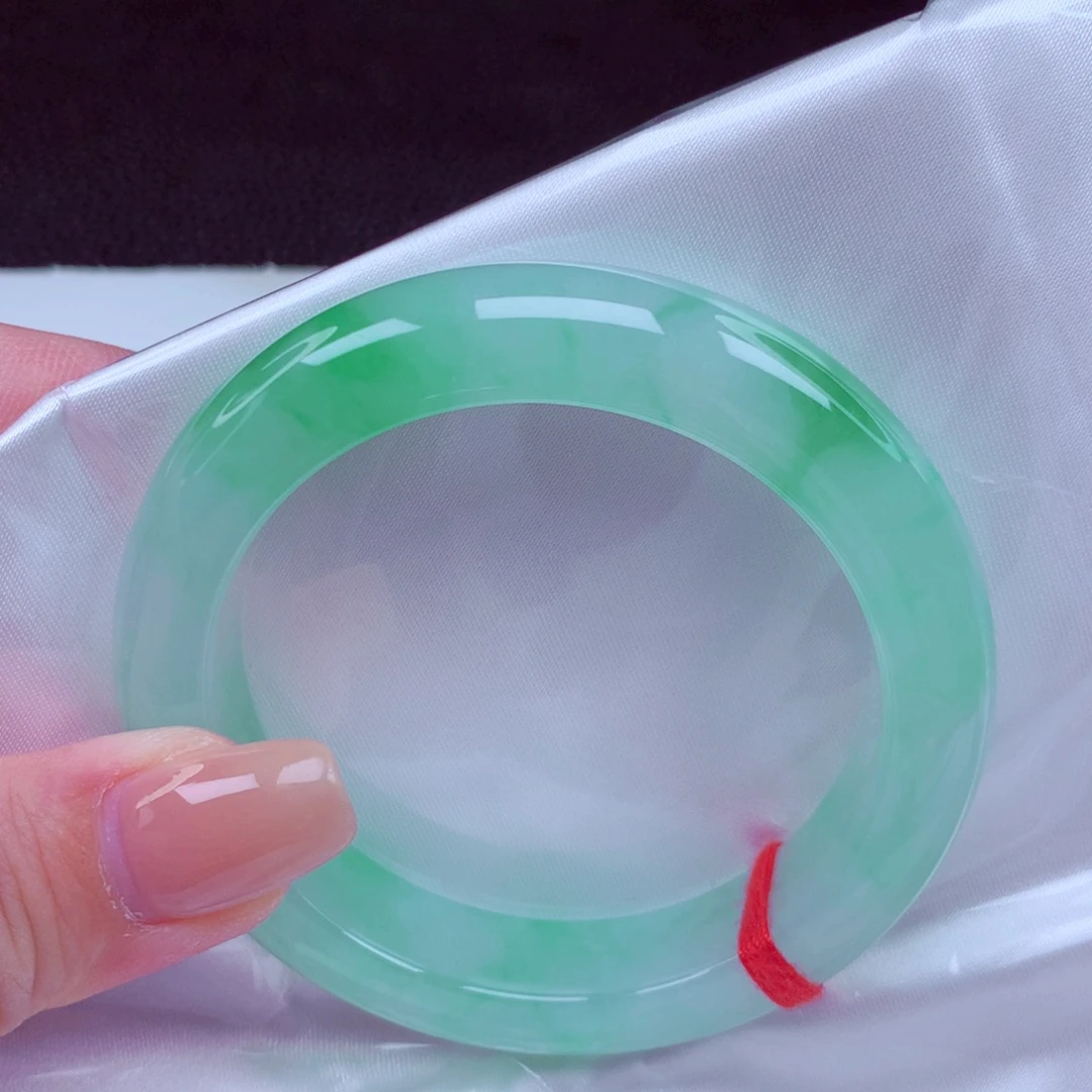 翡翠未镶嵌手镯手镯