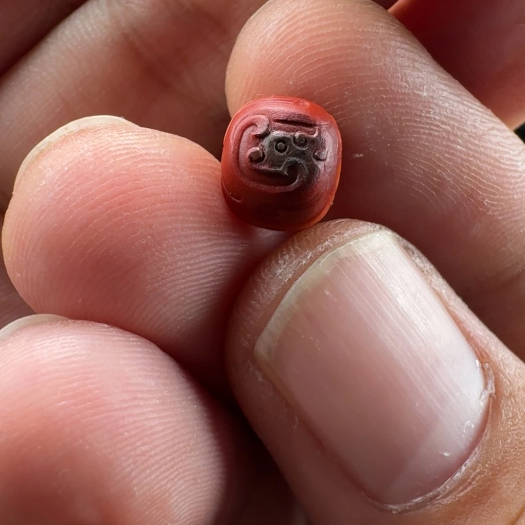 南红玛瑙包浆雕刻老型8.9✖️7.7mm未镶嵌