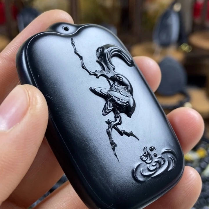 和田玉（墨玉）未镶嵌颈饰喜上眉梢