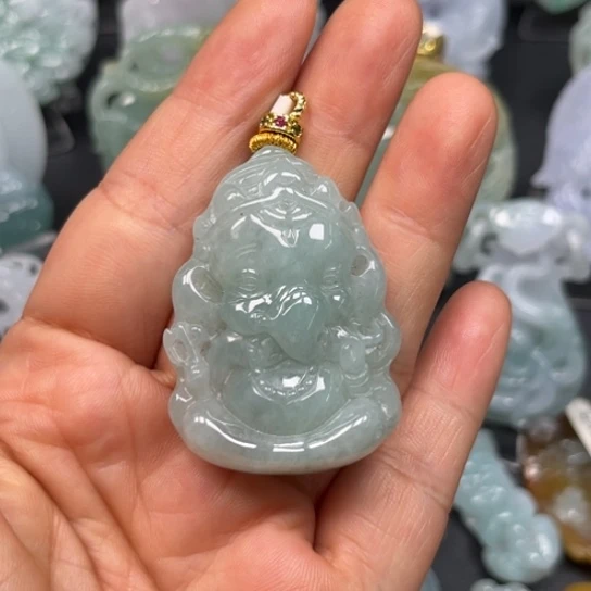 翡翠未镶嵌颈饰翡翠