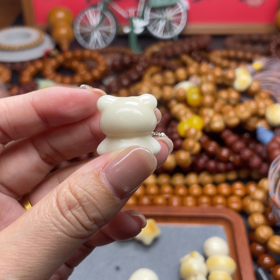 L***婷猴头核桃屁桃提溜