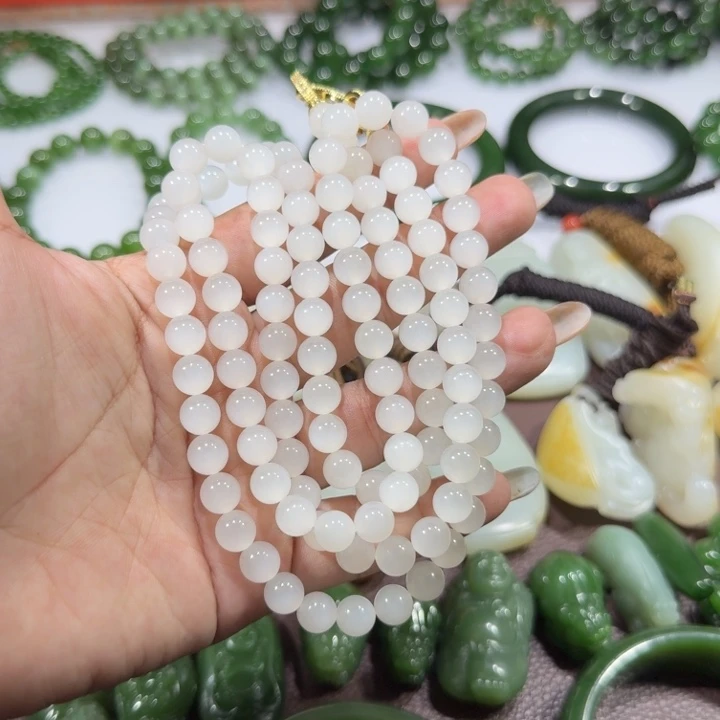 颈饰未镶嵌和田玉