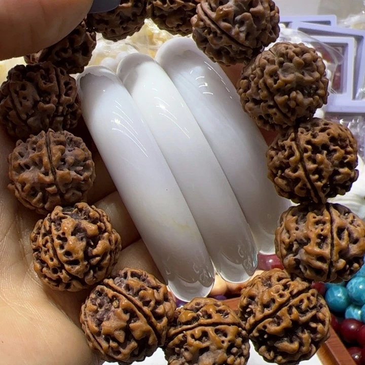 大果紫檀（缅甸花梨）纯色大白手镯