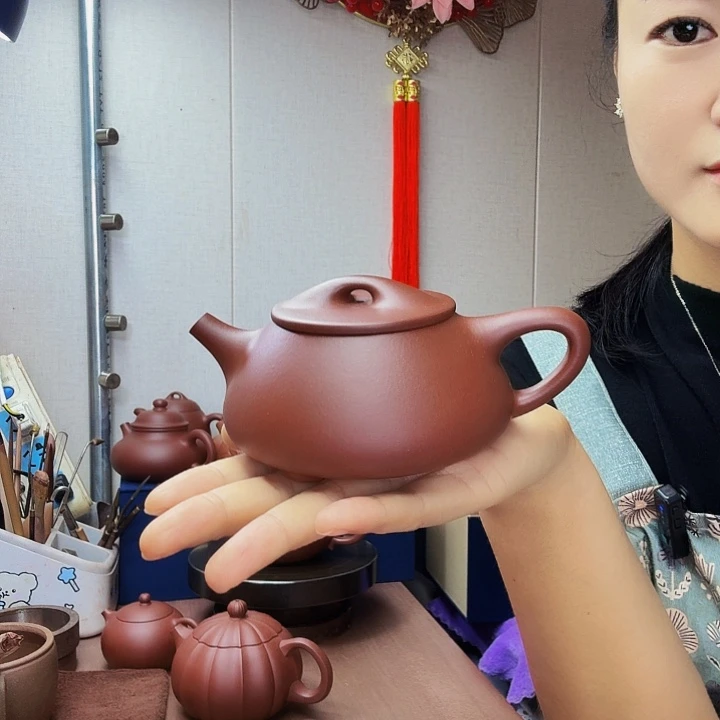 乌***黑茶壶紫砂景舟石瓢半手，微瑕230毫升，底槽清