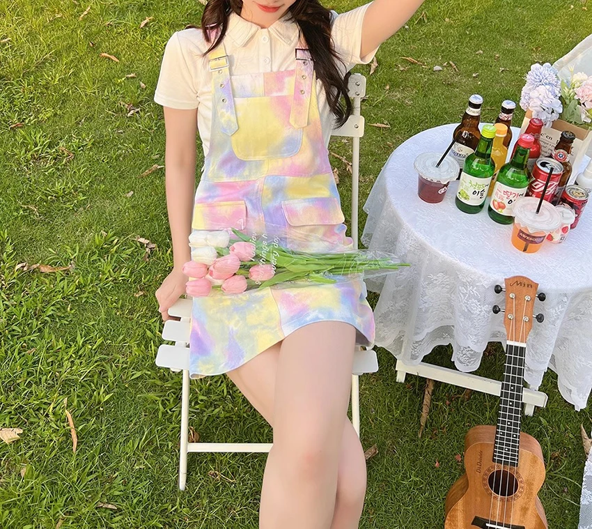 2025新复古扎染牛仔背带裙设计感小众显瘦甜美糖果色多巴胺大码