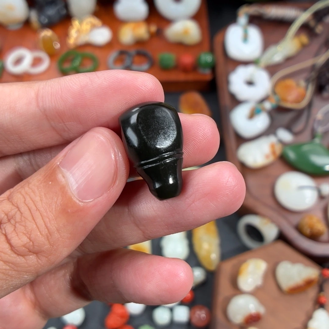 南红玛瑙未镶嵌颈饰