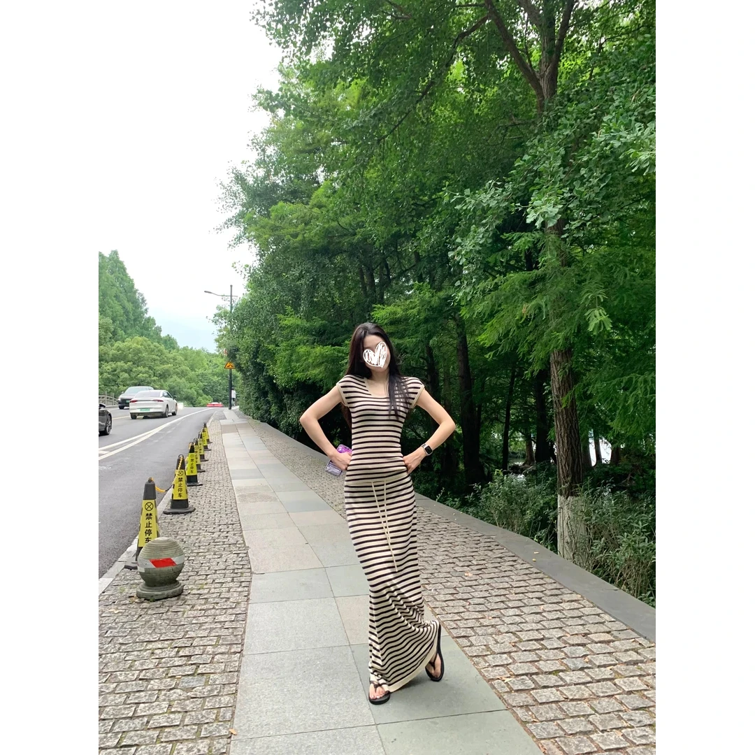 【卡布奇诺】休闲简约慵懒风条纹U领短袖T恤半身裙两件套洋气衣服女