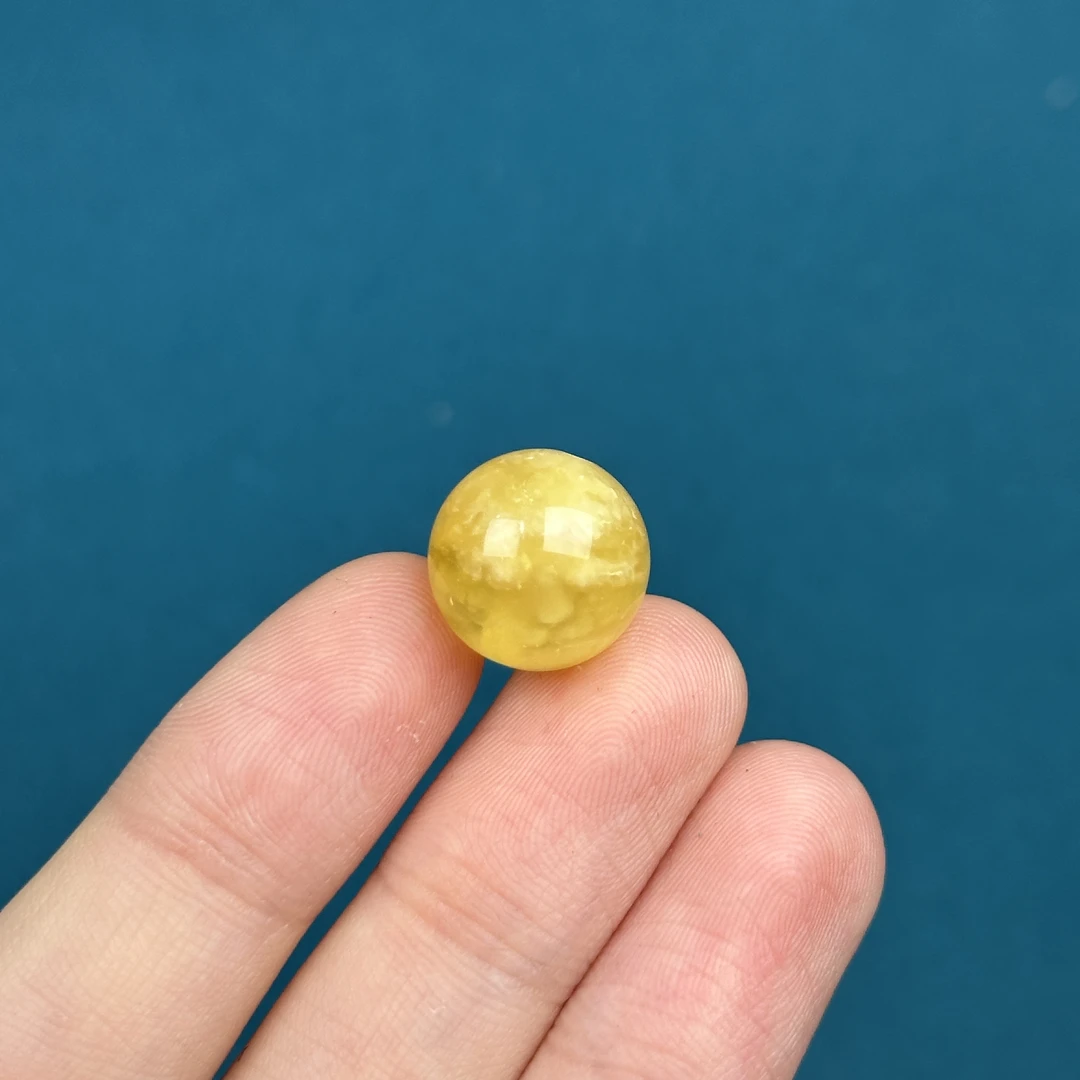 A8026天然原矿蜜蜡 鸡油黄圆珠【微微瑕】13.7mm支持复检假一罚十