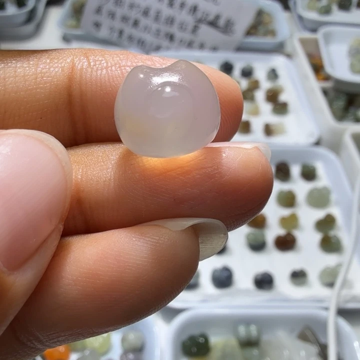 和田玉未镶嵌珠宝奇石