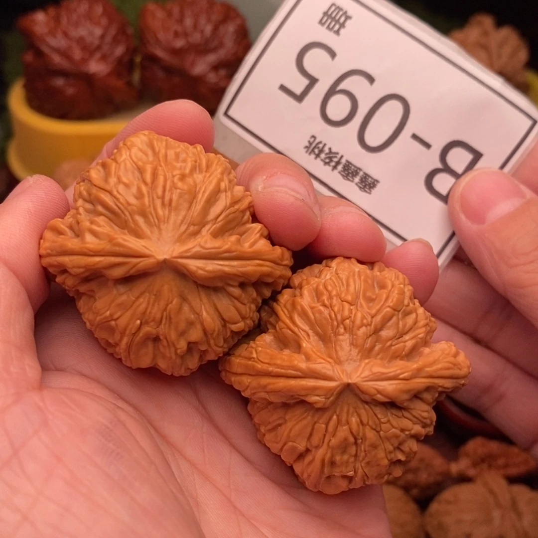 桃核把件闷白42……