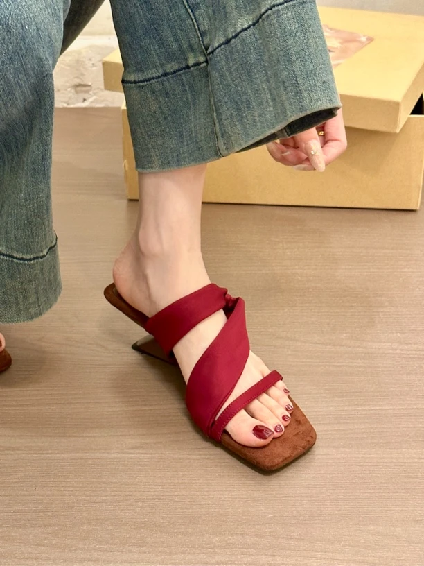 titing复古辣妹风！方头绒面一字带坡跟凉拖女夏韩版绕带露趾凉鞋