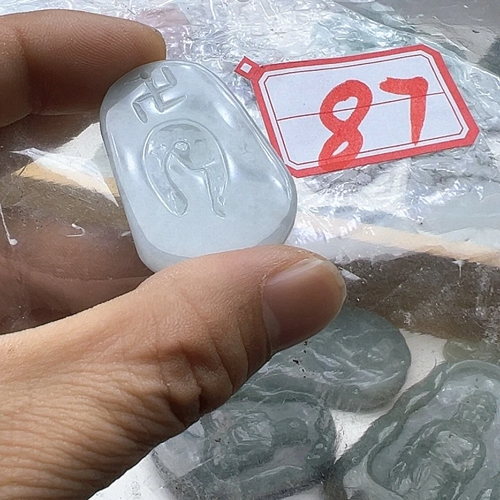 翡翠颈饰未镶嵌天然缅甸翡翠吊坠