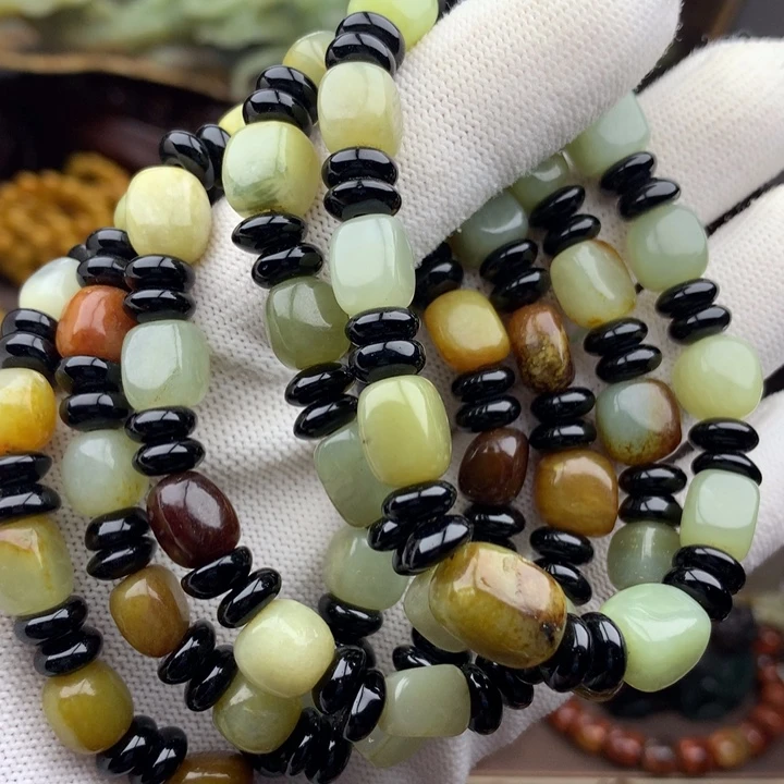 岫岩河磨玉（透闪石质玉）未镶嵌手链随缘发