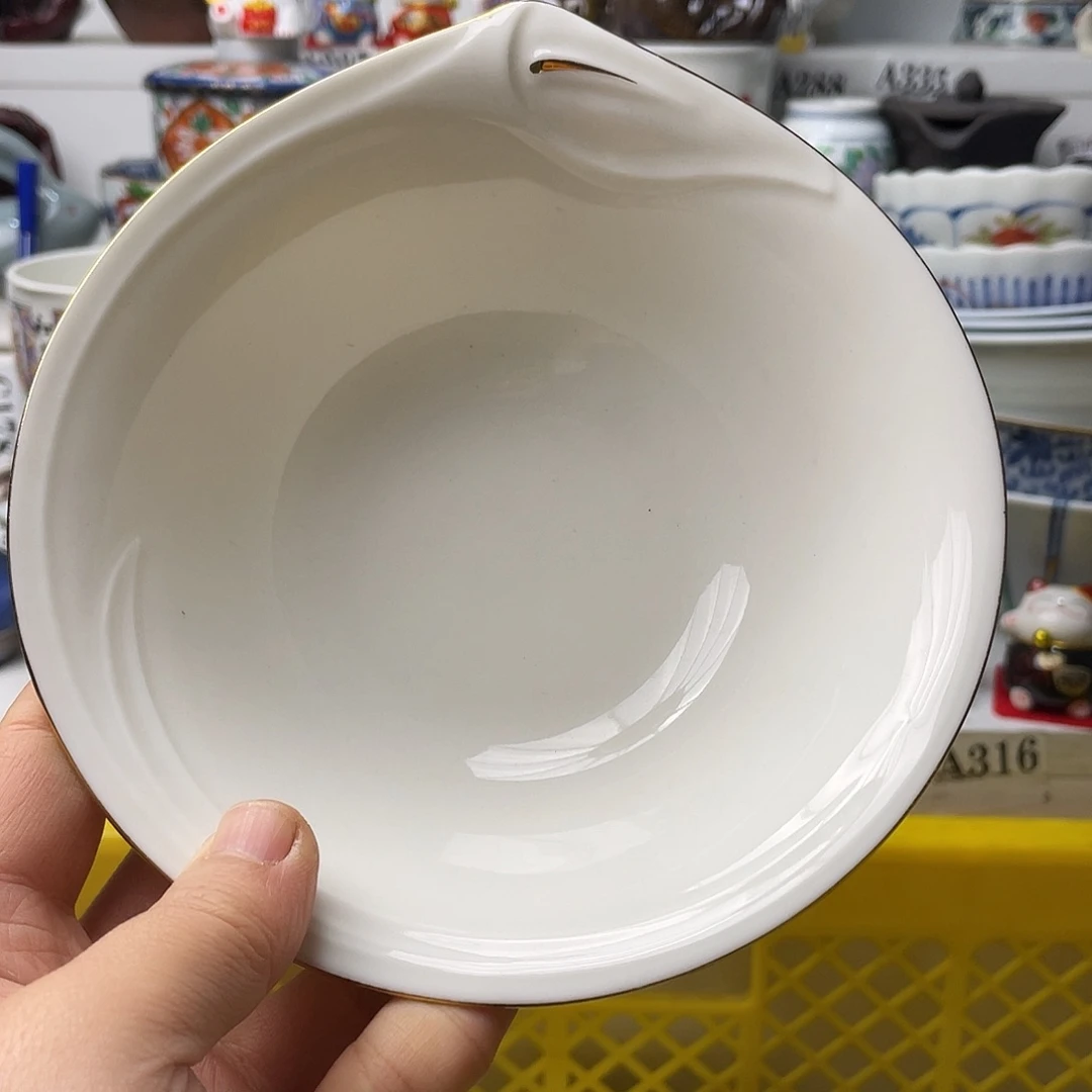 瓷片佳****?哈哈哈我真的不喜欢这样了