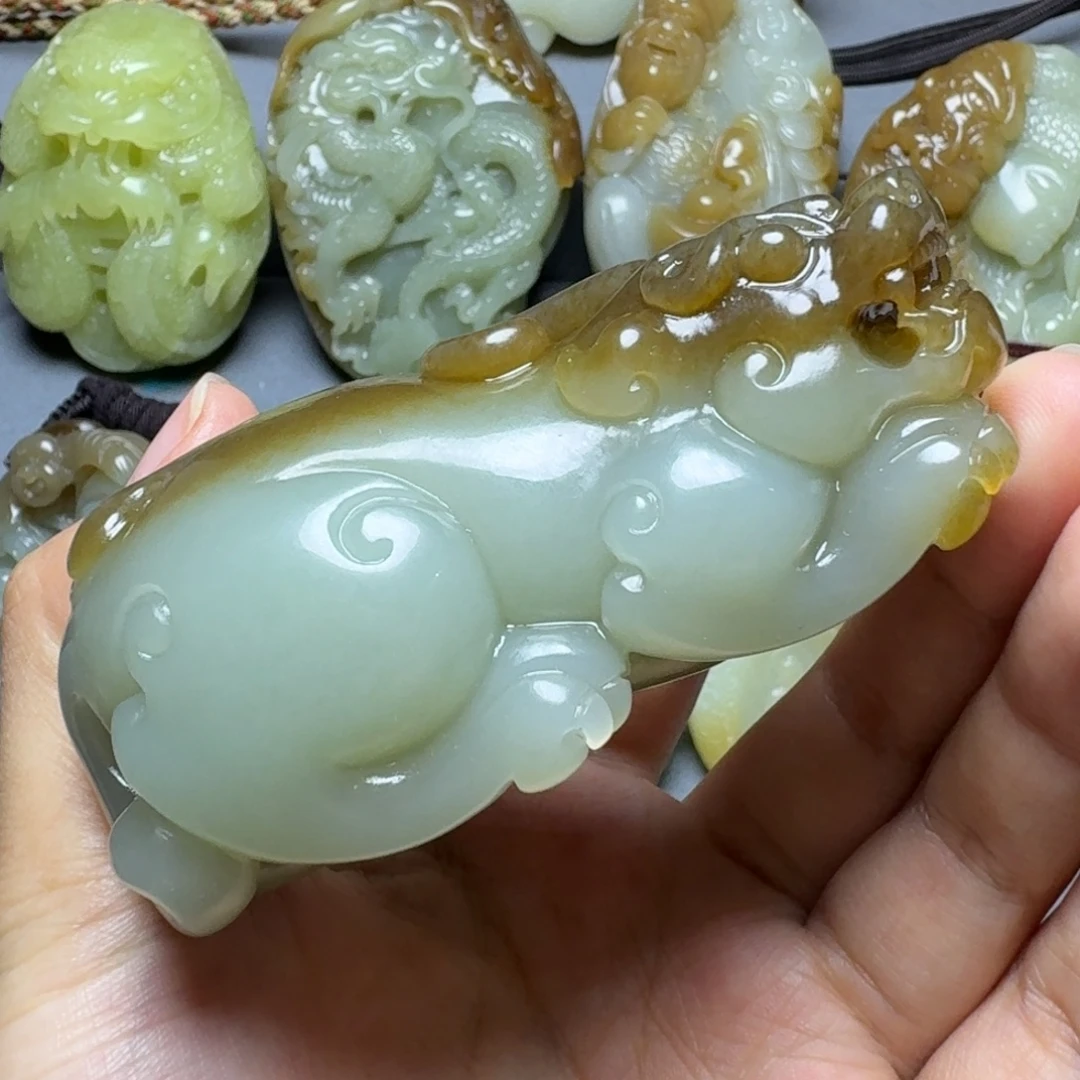 颈饰未镶嵌和田玉
