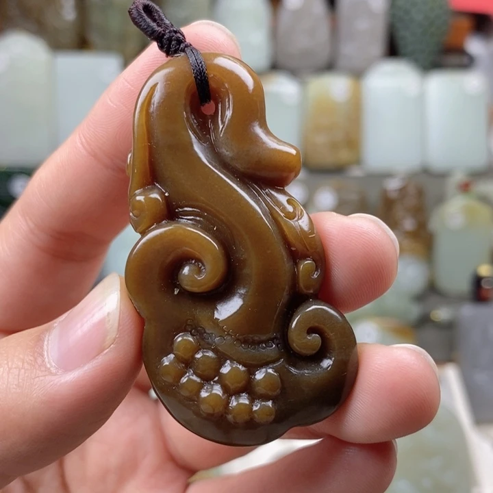 和田玉（糖玉）未镶嵌颈饰