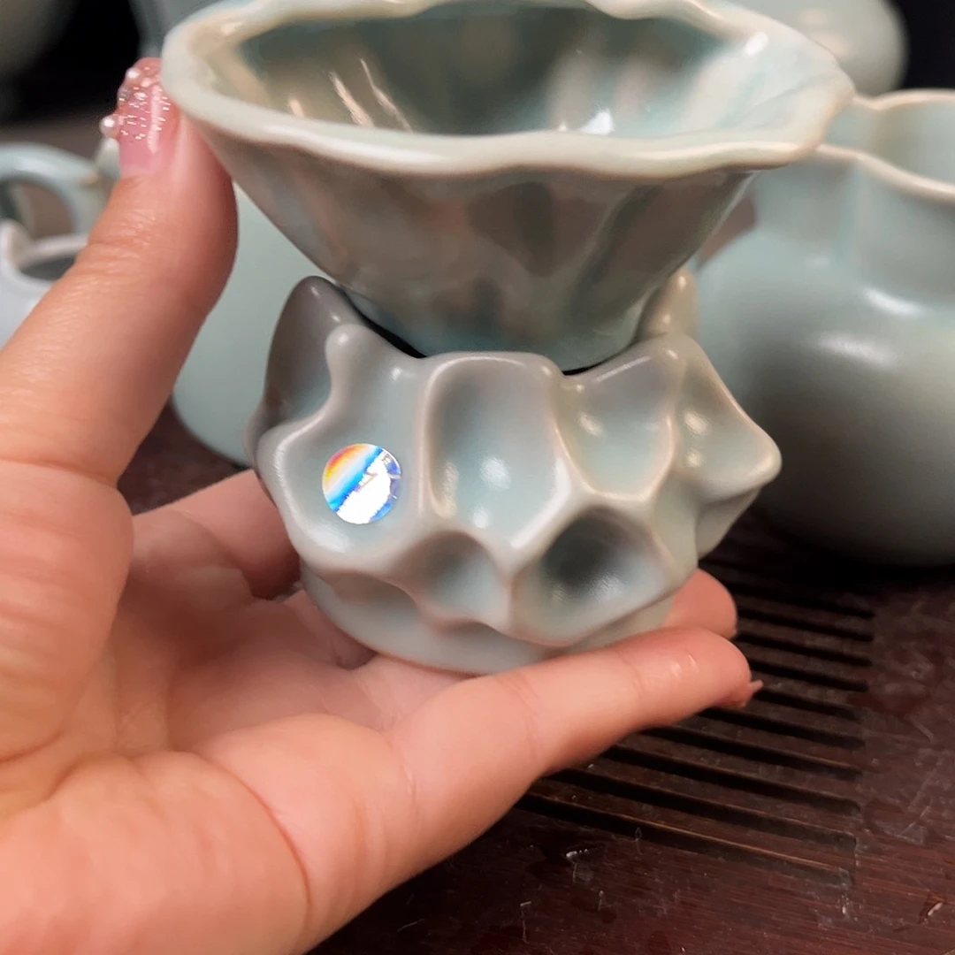 仿古釉水莲蓬茶楼微瑕