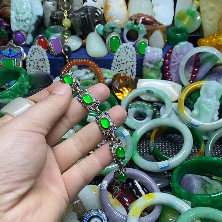 颈饰未镶嵌翡翠冷****e官方正规军回血放漏