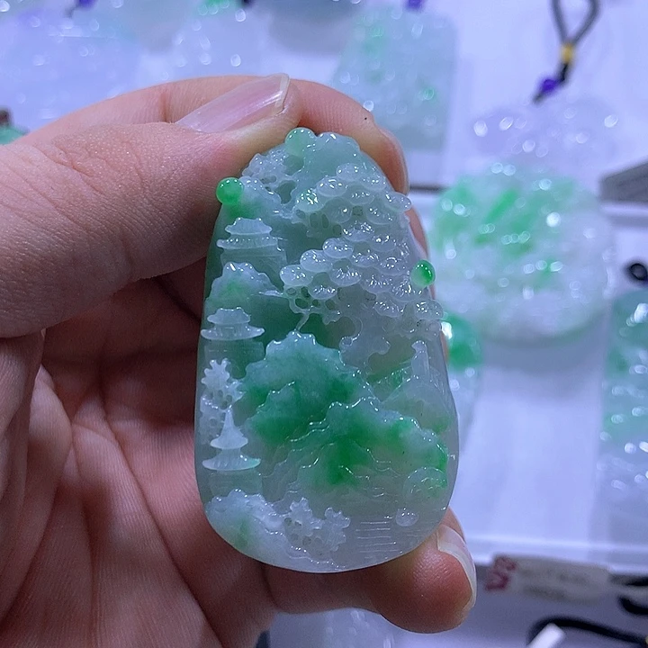 翡翠未镶嵌颈饰天然翡翠A货吊坠
