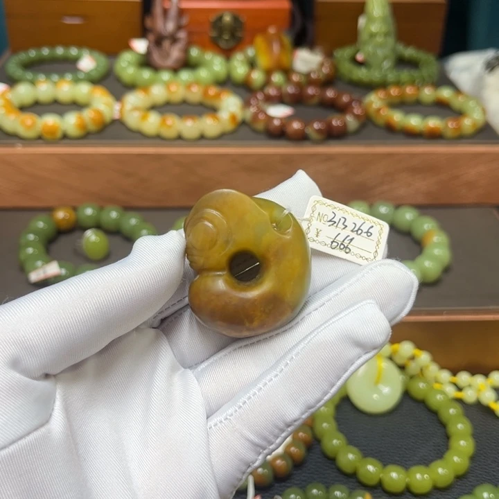 透闪石质玉未镶嵌手链