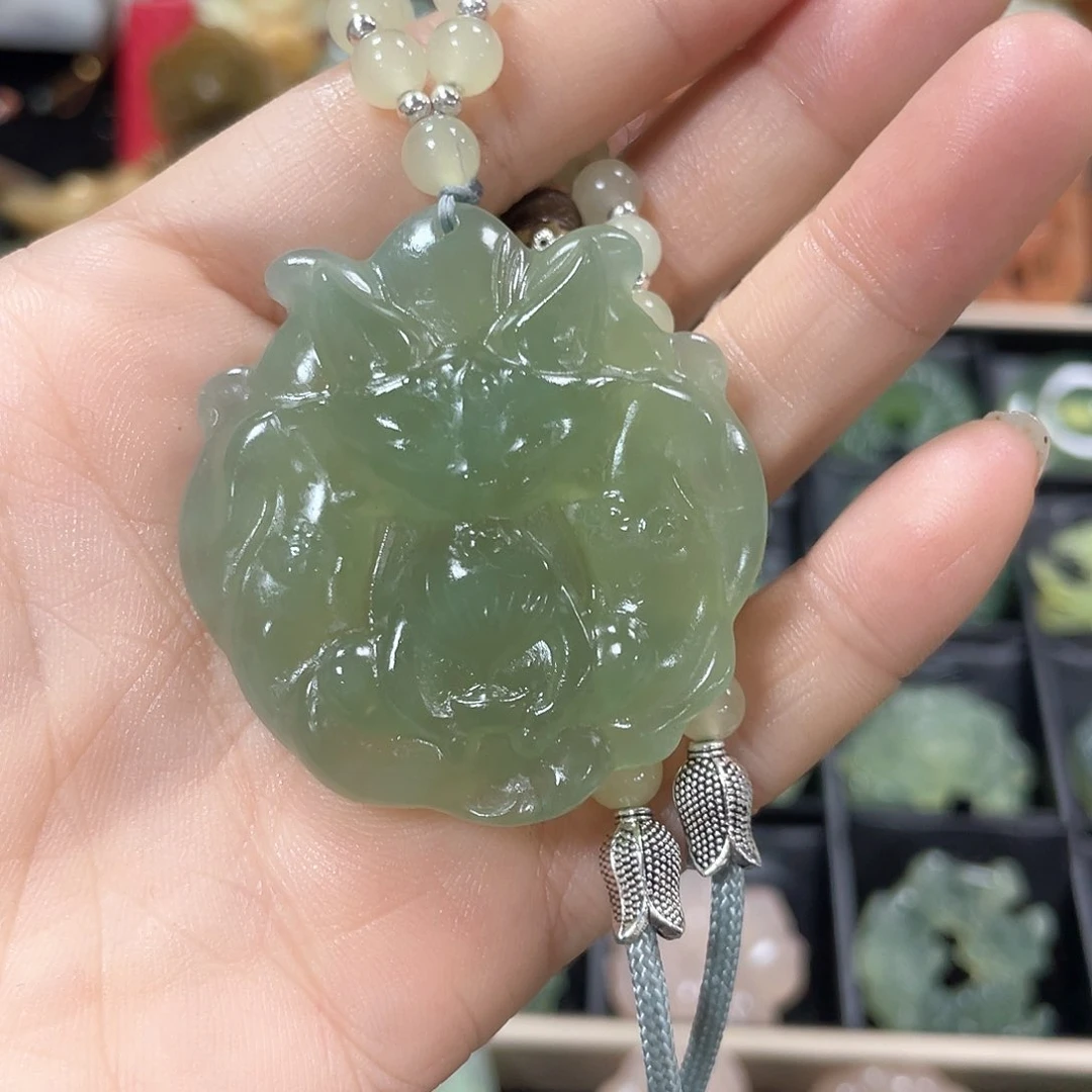 蛇纹石玉颈饰未镶嵌